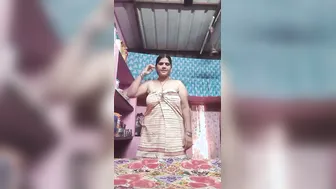 Mature Aunty Drops Towel Revealing Her Wet Pussy On Camera