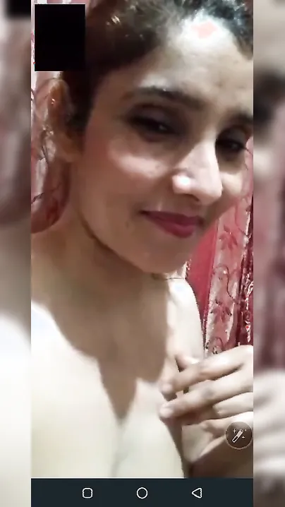 Mature Aunty Getting Naked During Late Night Video Call Session