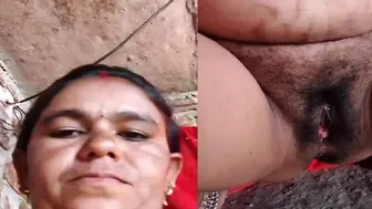 Mature Village Aunty Spreading Her Hairy Pussy On Webcam