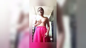 Cute GF Showing Her Tiny Tits In Desi Mms Leak