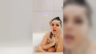 Indian Camgirl Bathing Nude With Nipple Slip On Live App