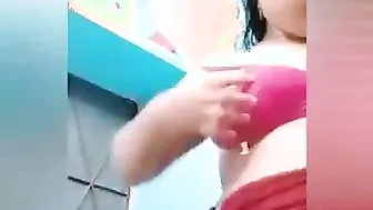 GF Dressing After Bath Flashing Her Wet Boobs