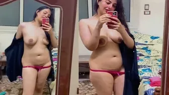 Indian Babe Standing Nude Before Mirror Recording Sexy Body Show