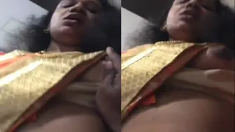 Indian Wife In Saree Exposing Boobs To Lover Getting Pressed