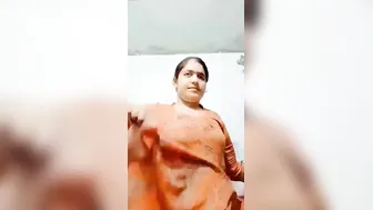 Desi Babe In Salwar Suit Stripping And Playing With Her Tits