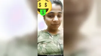 Indian GF Spreading Pussy Lips During Naughty Call