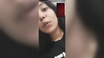 Topless GF Bouncing Her Tits Live On Webcam For Tips