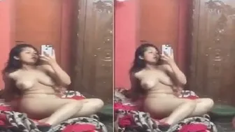 Thick Thighed GF Posing Naked Making Private Clips