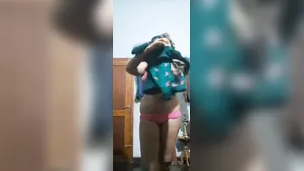 Desi Girl Showing Off Her Perfect Boobs After Bathing Naked