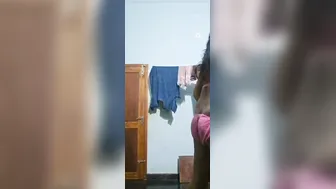 Desi Girl Showing Off Her Perfect Boobs After Bathing Naked