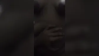 Desi GF Exposing Her Huge Boobs Teasing On Camera