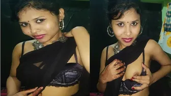 Bhabhi Lifting Saree To Flash Her Big Tits And Pussy