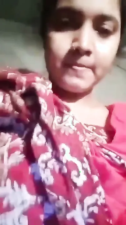 Village Babe Exposing Her Huge Tits In Leaked Nude Homemade