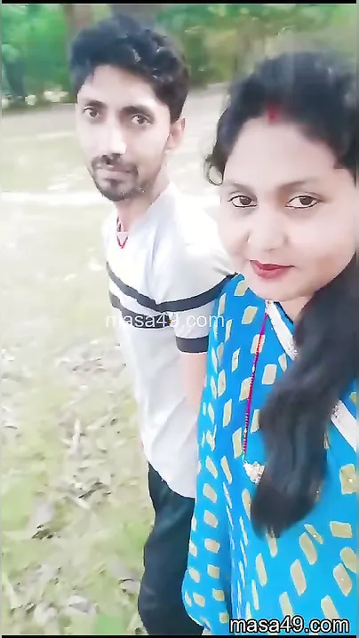 Desi Wife Having Romantic Outdoor Sex Recording It On Camera
