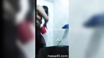 Bathing Naked On Camera Making This Hot Video For Her Lover