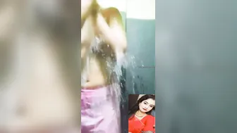 Desi GF Bathing Naked On Video Call For Her Boyfriend