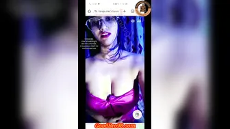 Hot Desi Babe Flashing Her Nipple During Live Stream Session