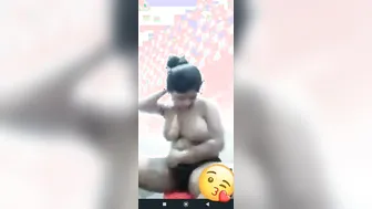 Desi Babe Bathing Naked While Videocalling Her Boyfriend Live