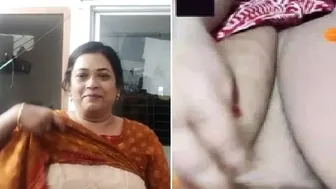 Busty Milf Flashing Her Big Tits On Private Video Call Leaked