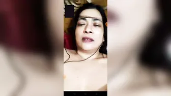 Busty Milf Flashing Her Big Tits On Private Video Call Leaked