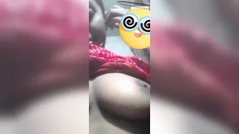 My GF Lifting Her Bra Flashing Her Tits In Viral Mms