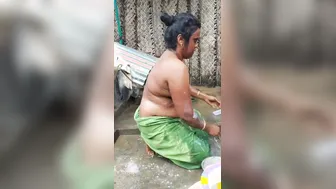 Village Bhabhi Bathing Naked Outdoors Before Devar Arrives