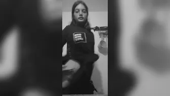 Round Ass Indian GF Posing Naked In Sexy Photo