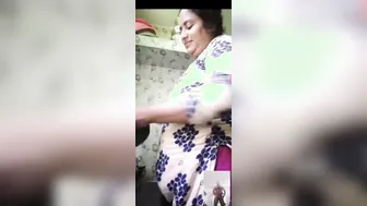 Married Woman Flashing Her Boobs On Video Call With Lover