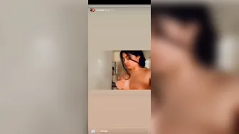 Hot Indian Babe Flashing Her Big Tits In Homemade Mms Video