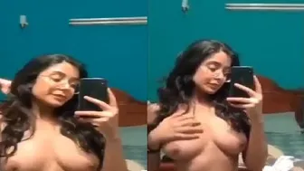 Slim GF Making Topless Viral Mms Showing Naked Body