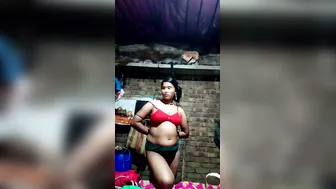 Village Bhabhi Removing Bra Revealing Big Natural Boobs Viral
