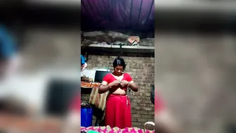 Village Bhabhi Removing Bra Revealing Big Natural Boobs Viral