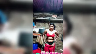 Village Bhabhi Removing Bra Revealing Big Natural Boobs Viral