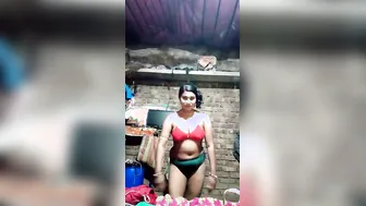 Village Bhabhi Removing Bra Revealing Big Natural Boobs Viral