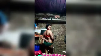 Village Bhabhi Removing Bra Revealing Big Natural Boobs Viral