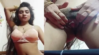 Indian Slut Spreading Pussy Wide Fingering Herself At Home
