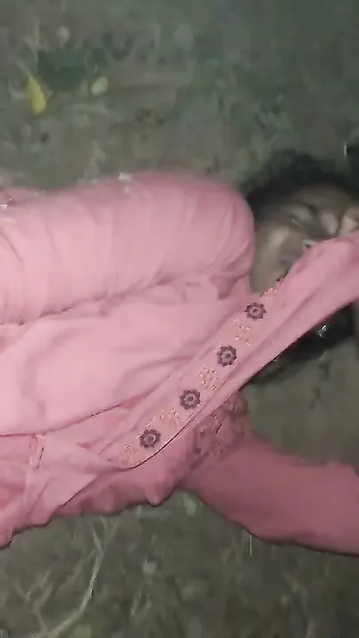 Village Slut Exposing Her Hairy Pussy In Homemade Leaked Footage
