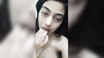 Desi Slut Licking Her Fingers After Playing With Herself