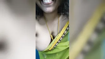 Married Bhabhi Caught Flashing Boobs During Affair Exposed
