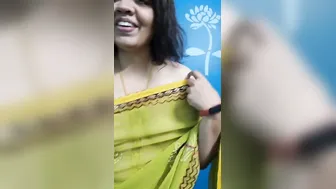 Married Bhabhi Caught Flashing Boobs During Affair Exposed