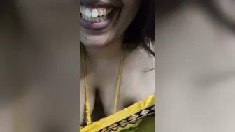 Married Bhabhi Caught Flashing Boobs During Affair Exposed