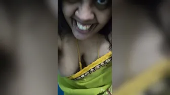Married Bhabhi Caught Flashing Boobs During Affair Exposed