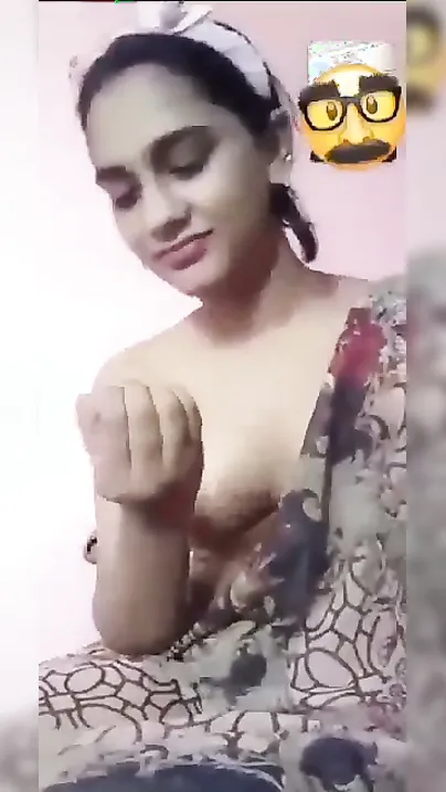 Desi Babe Fingering Herself Naked During Steamy Video Call
