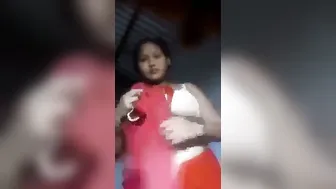 Married Bhabhi Removing Saree Showing Body In Private Leaked Clip