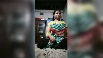 Desi Bhabhi Getting Pounded Hard In This Leaked Home Footage