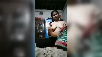 Desi Bhabhi Getting Pounded Hard In This Leaked Home Footage