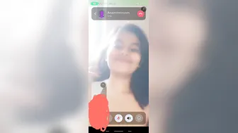 Desi Babe Flashing Her Huge Natural Melons In Leaked Footage