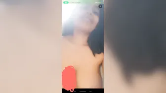 Desi Babe Flashing Her Huge Natural Melons In Leaked Footage