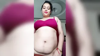 Horny Bhabhi Flashing Her Big Ass And Tits In Leaked Footage