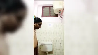 Bhabhi Bathing Naked Showing Everything For Her Secret Lover